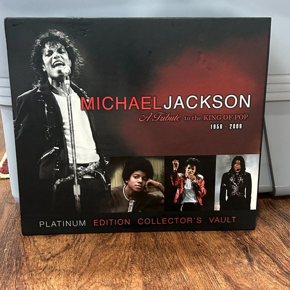 Michael Jackson Memorabilia - Picture 6 of 15